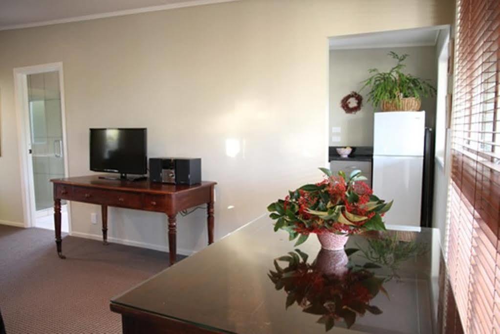 Bradleys Garden Bed And Breakfast Taumarunui Exterior photo